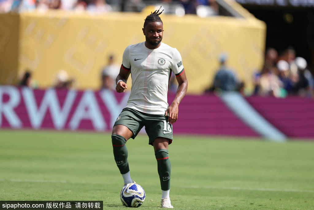 切尔西新星肯德里·帕埃斯租借加盟斯特拉斯堡:从南美天才到法甲新秀